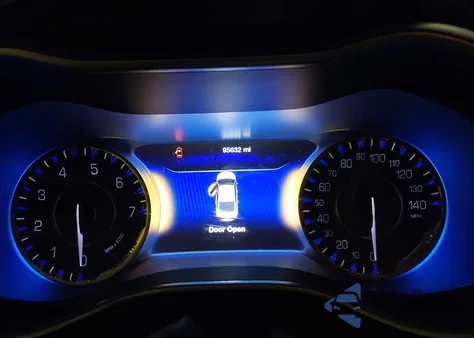 2015 Chrysler 200 C из США, поврежденный, VIN 1C3CCCCB9FN714390